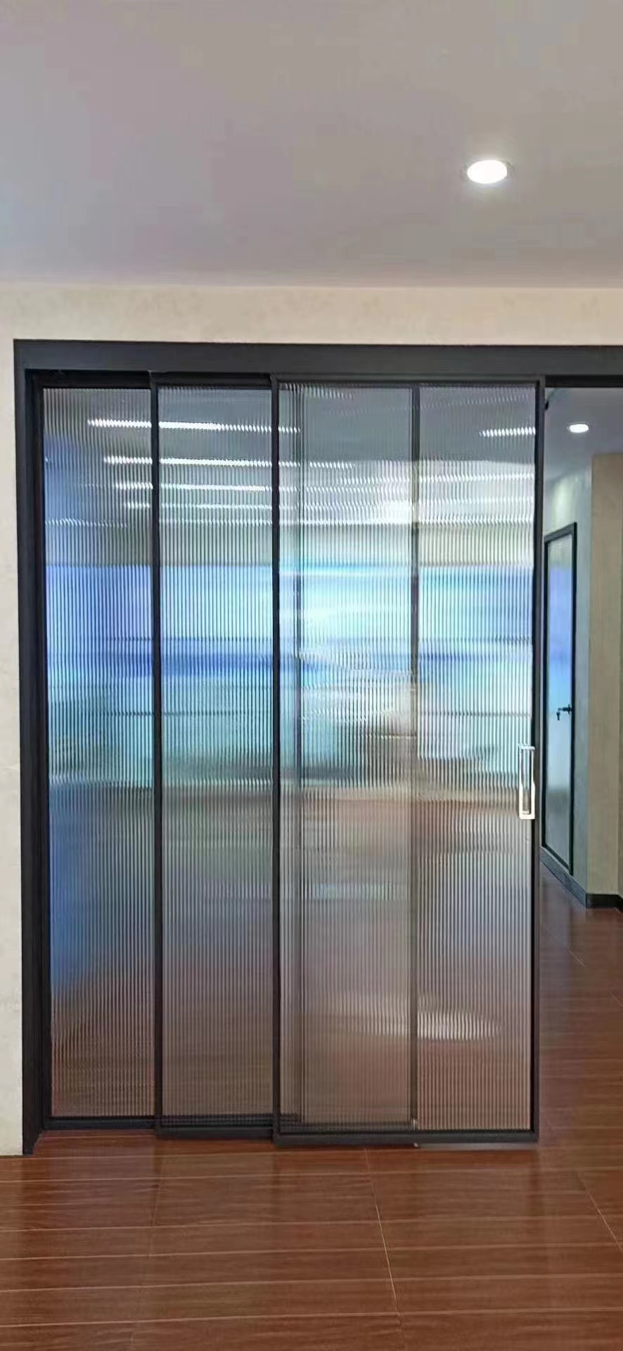 Telescopic sliding doors 1+2